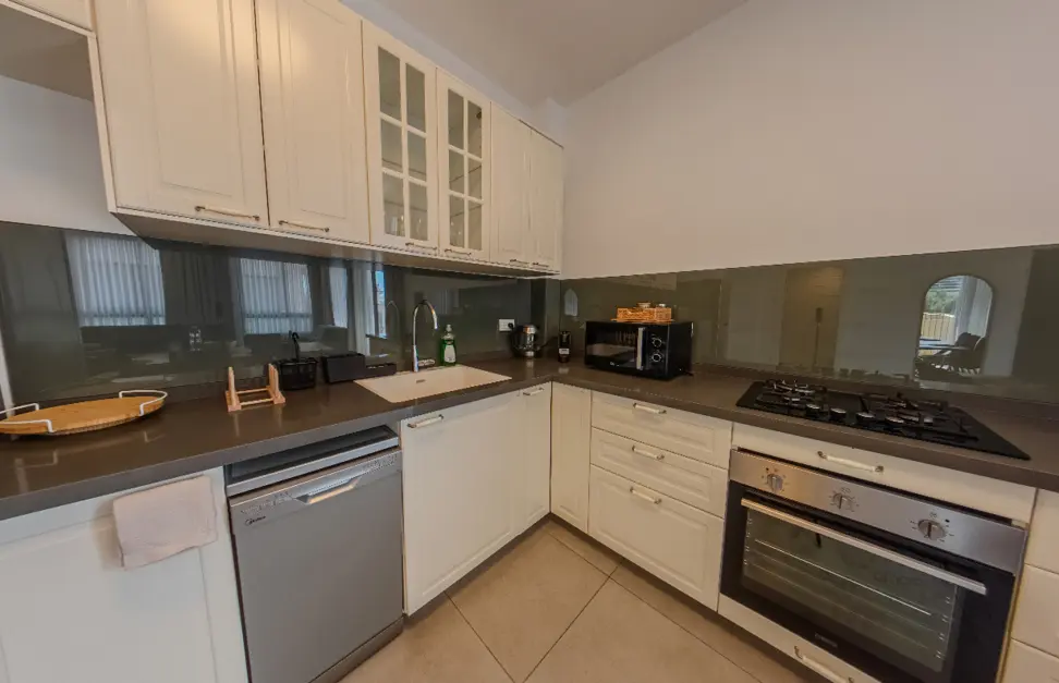 דירה עם מרפסת מהסלון